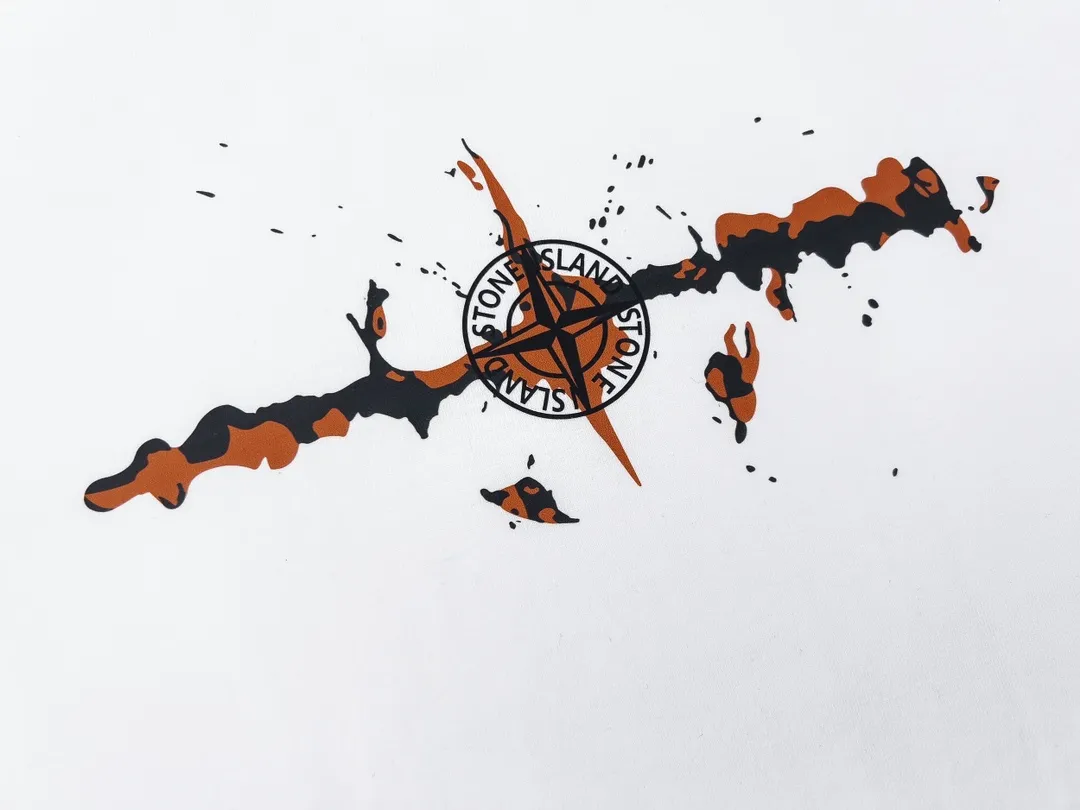 W651#P110💰 [Stone lsland/Stone Island summer new rust compass front and back printed pattern short-sleeved T-shirt] ⚠️[Original creation, high control of details] - Made of 260 grams of combed cotton, 32 count double yarn, soft and comfortable to the touch, sweat-absorbent and breathable. - Simple, basic and versatile style, original quality, the first choice for couples. - Made in a large factory, four needles and five threads on the shoulder, neat alignment, high quality workmanship. - Same style for men and women. Very versatile, one piece for everyone, details are clearly visible. Color: Black White Size: M L